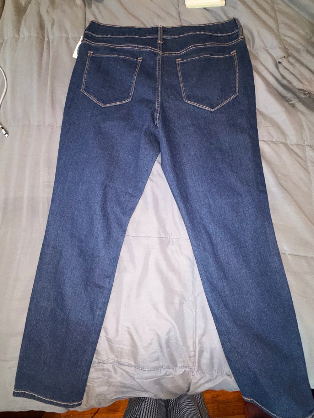NWT Old Navy Super Skinny Dark Wash Jeans Size 12 Short - Picture 9 of 9